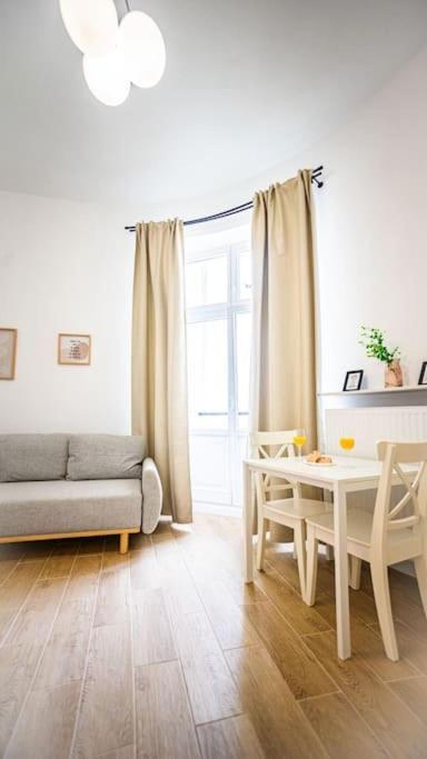Lovely Apartment In Varşovia Exterior foto