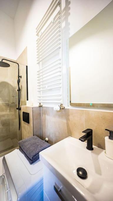 Lovely Apartment In Varşovia Exterior foto